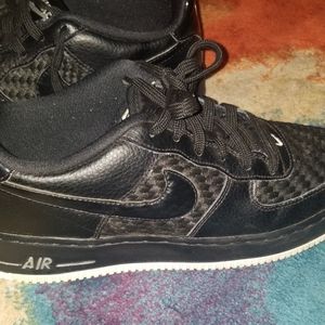 Nike 💣 Air Force 1 👈🏽 size: 6y